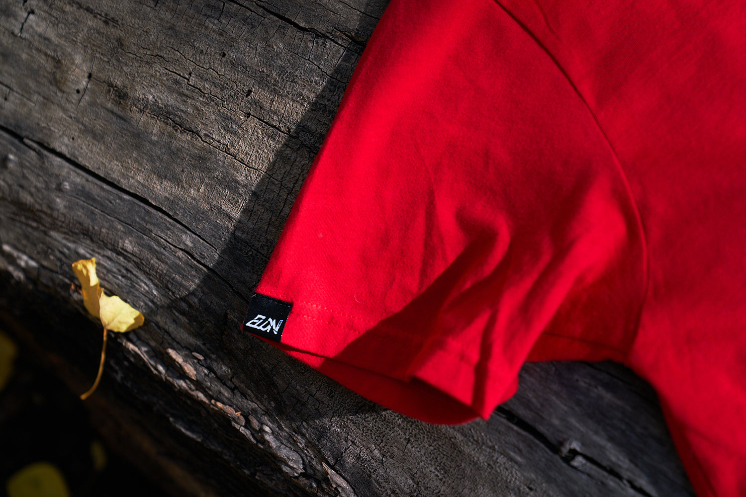 Deflector Circle Tee RED