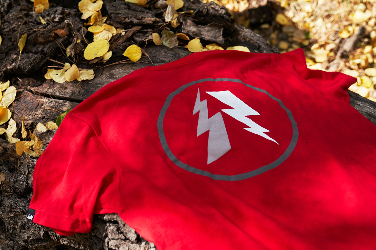Deflector Circle Tee RED